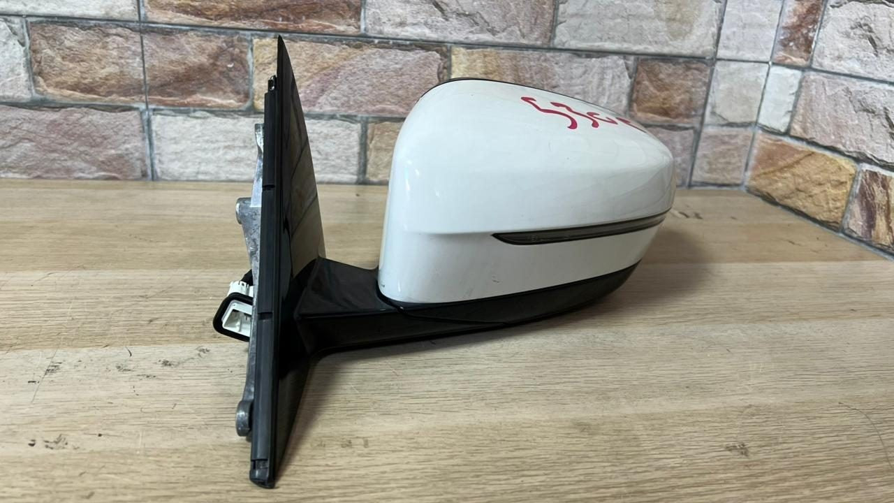 BMW Left Side Door Mirror F0184101U668B 5 Series G30 G31