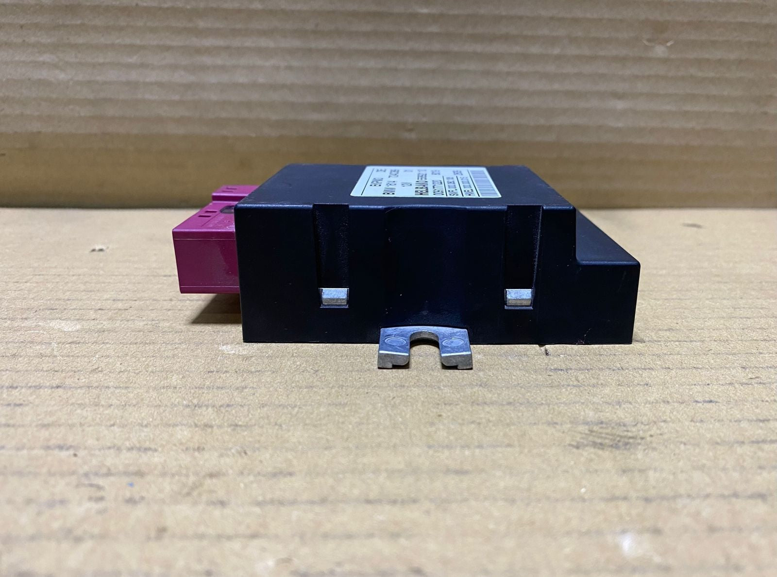 BMW Fuel Pump Control Module 7240389  F01 F02 F10 F11 7