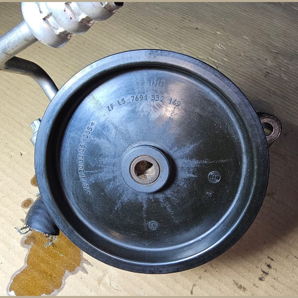 Mercedes W204,W212 E-Class C-Class M271 Power Steering Pump  A006 4466801