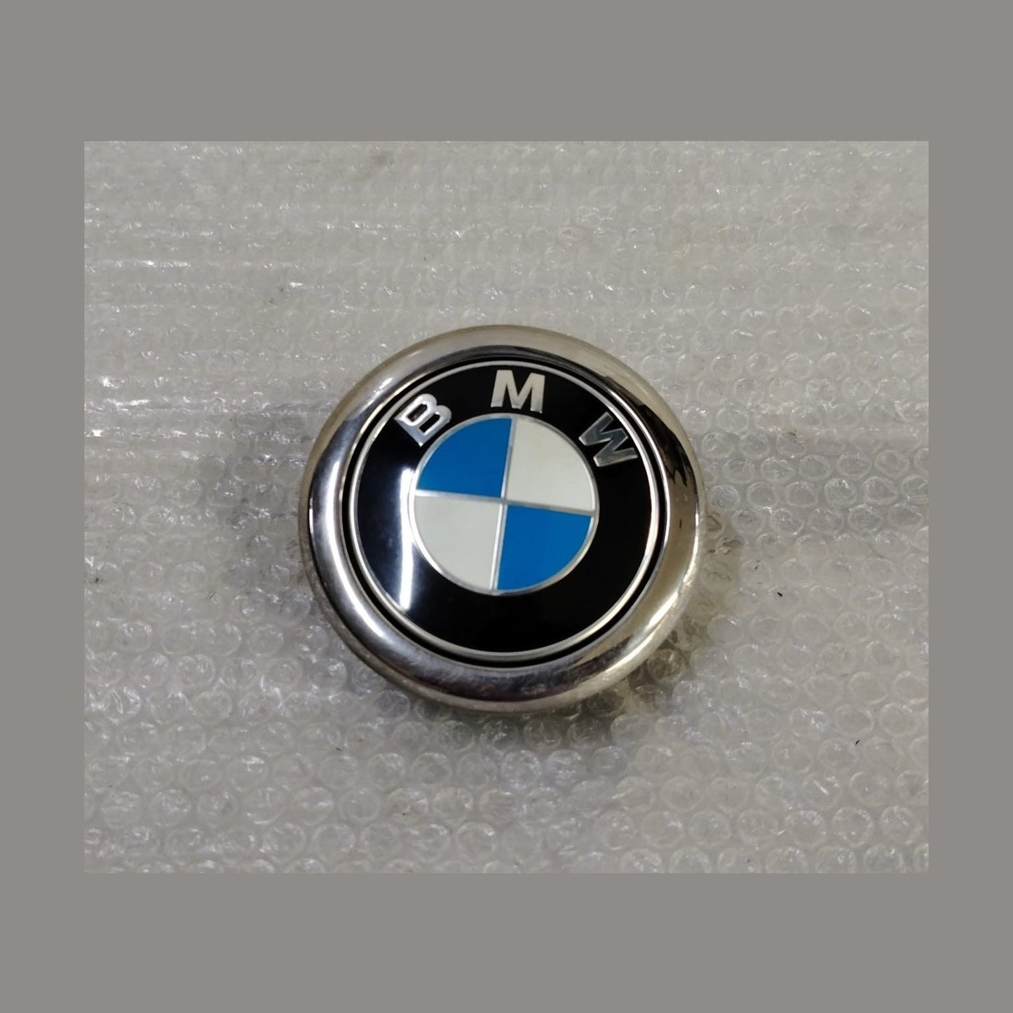 OEM BMW X2 F39 REAR LIFTGATE EMBLEM RELEASE SWITCH HANDLE 7248535