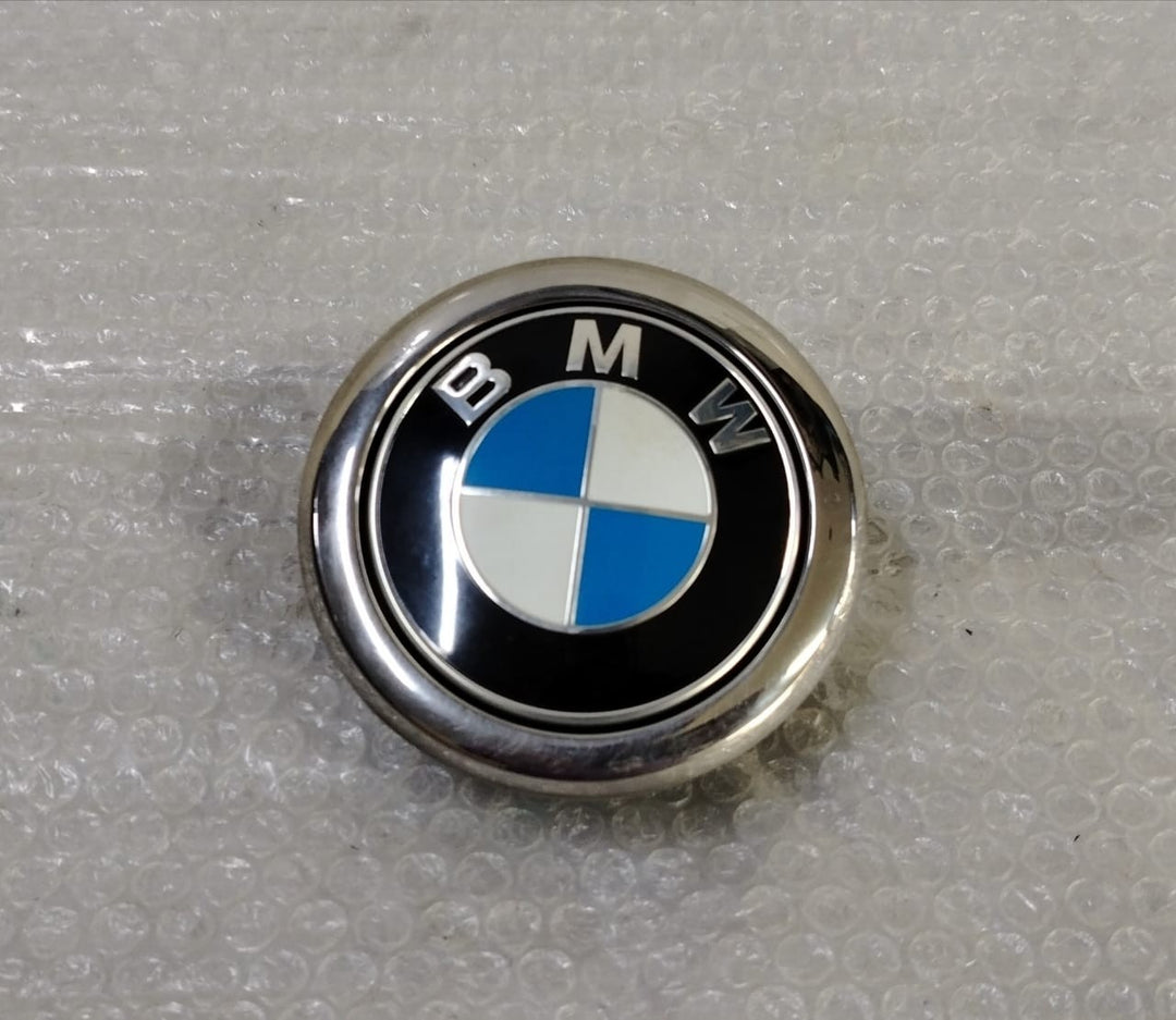 OEM BMW X2 F39 REAR LIFTGATE EMBLEM RELEASE SWITCH HANDLE 7248535