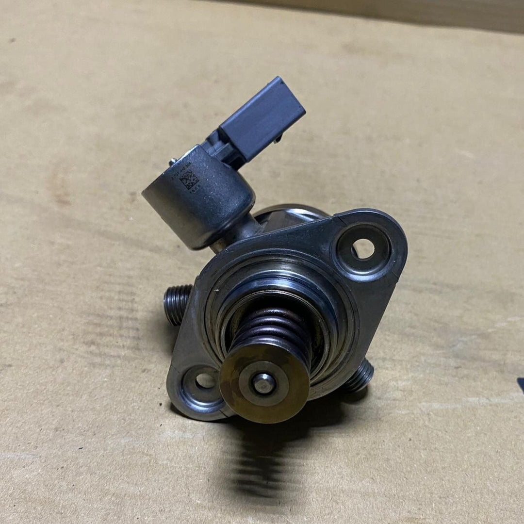 2014-2018 BMW X5 High Pressure Fuel Pump 7595339 550i, 650i, 750i, 750Li, X6, an
