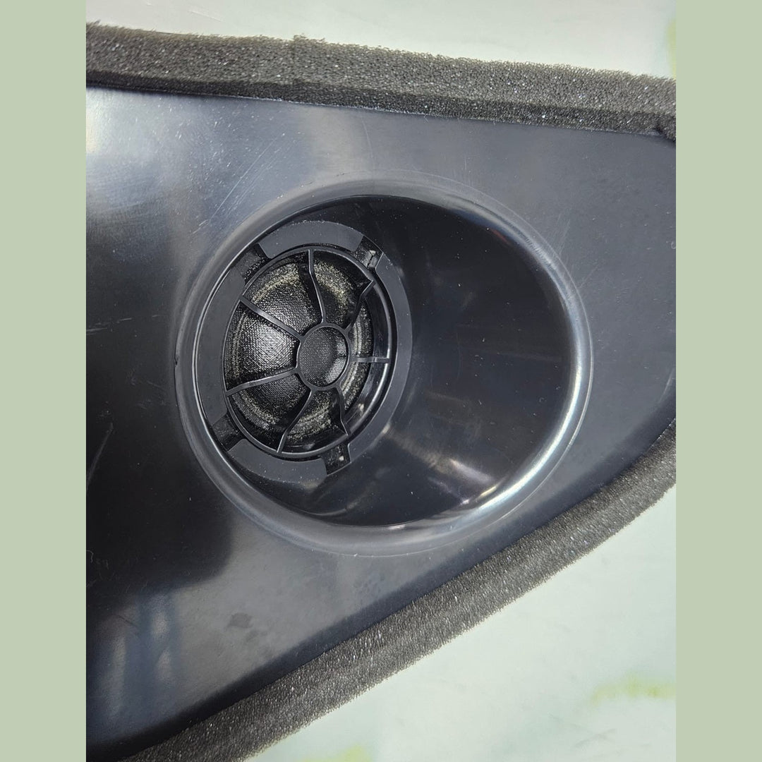 BMW X5 G05 QUARTER PANEL SUPPORT BRACKET & SPEAKERS LEFT RIGHT 2622517 OEM