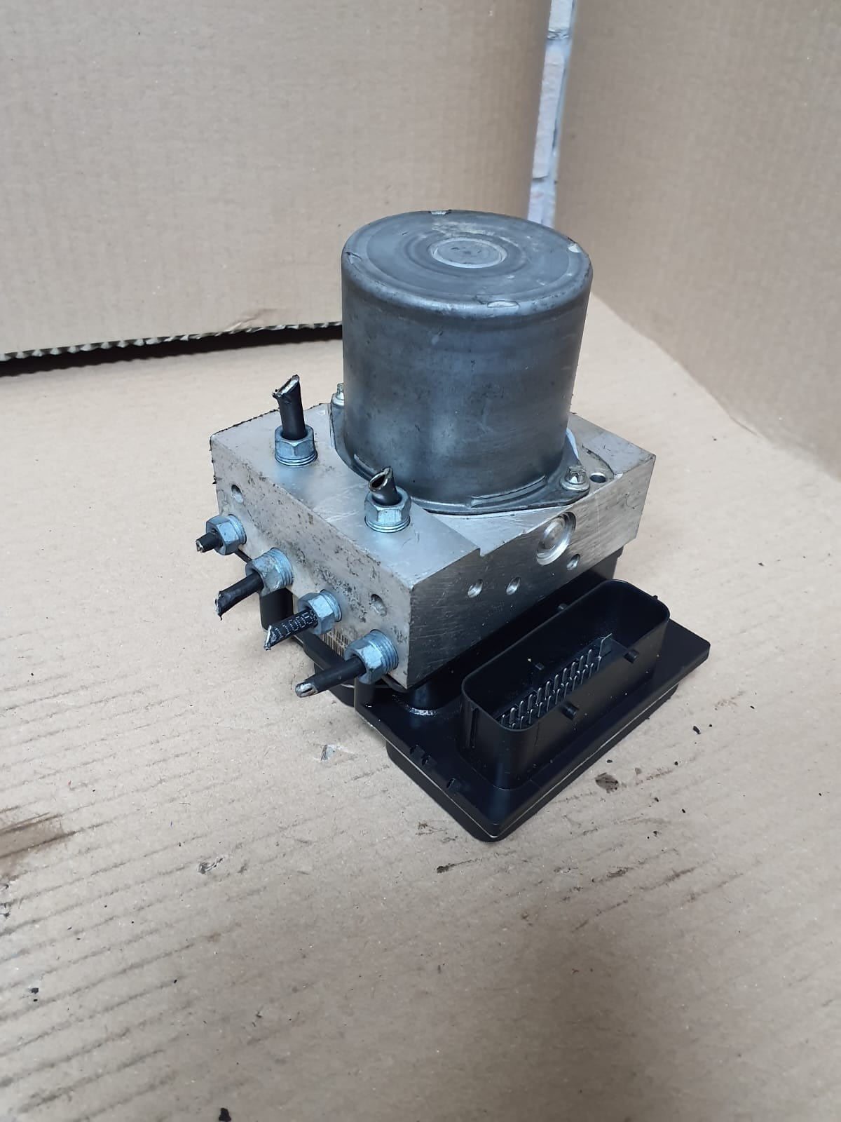 2010-2012 BMW X1 E84 2.0L Pre-LCI ABS Pump CONTROL UNIT 6850226-01 OEM