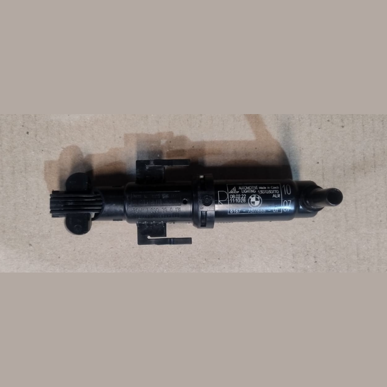BMW F10 F11 F07 & LCI HEADLIGHT WASHER SPRAY NOZZLE FRONT RIGHT 7377668