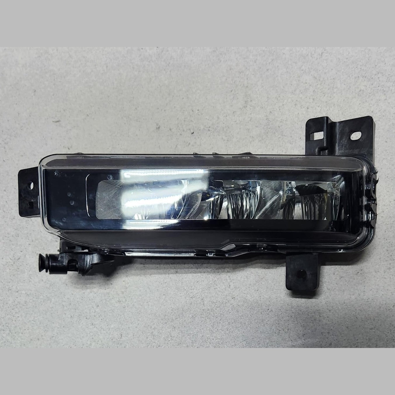2020-2024 BMW 320i Fog Light LED Left 7433787 3 Series G20 G21 and 2 Series F44