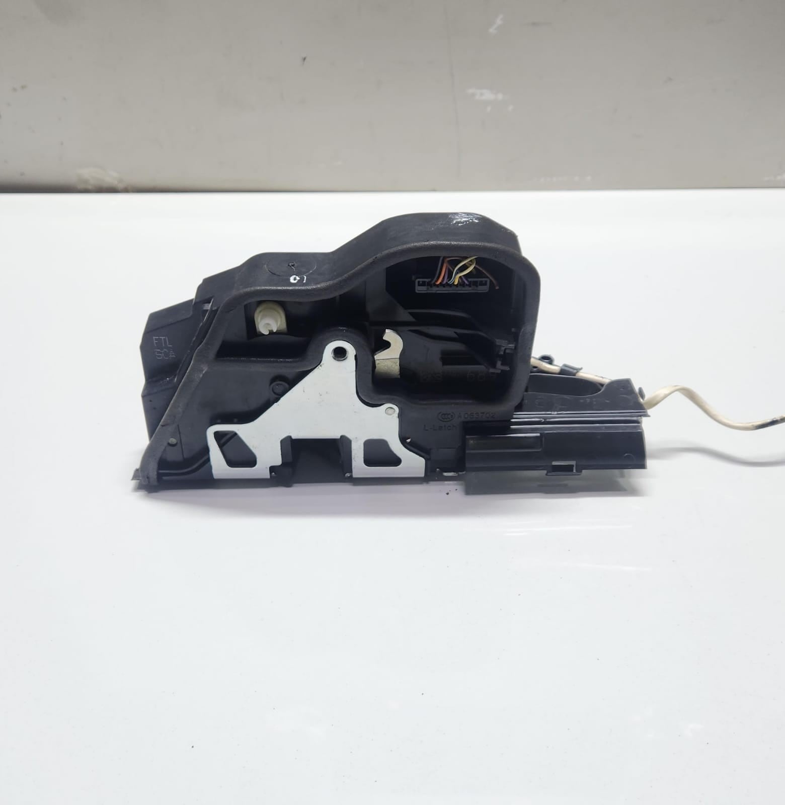 09-16 BMW 535i Front Left Door Lock 71856897 Series F01 F02 F04 and 5 Series OEM