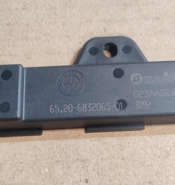 BMW F40 G20 G21 G11 G12 G15 G16 KEYLESS ENTRY COMFORT ACCESS ANTENNA- 6832065