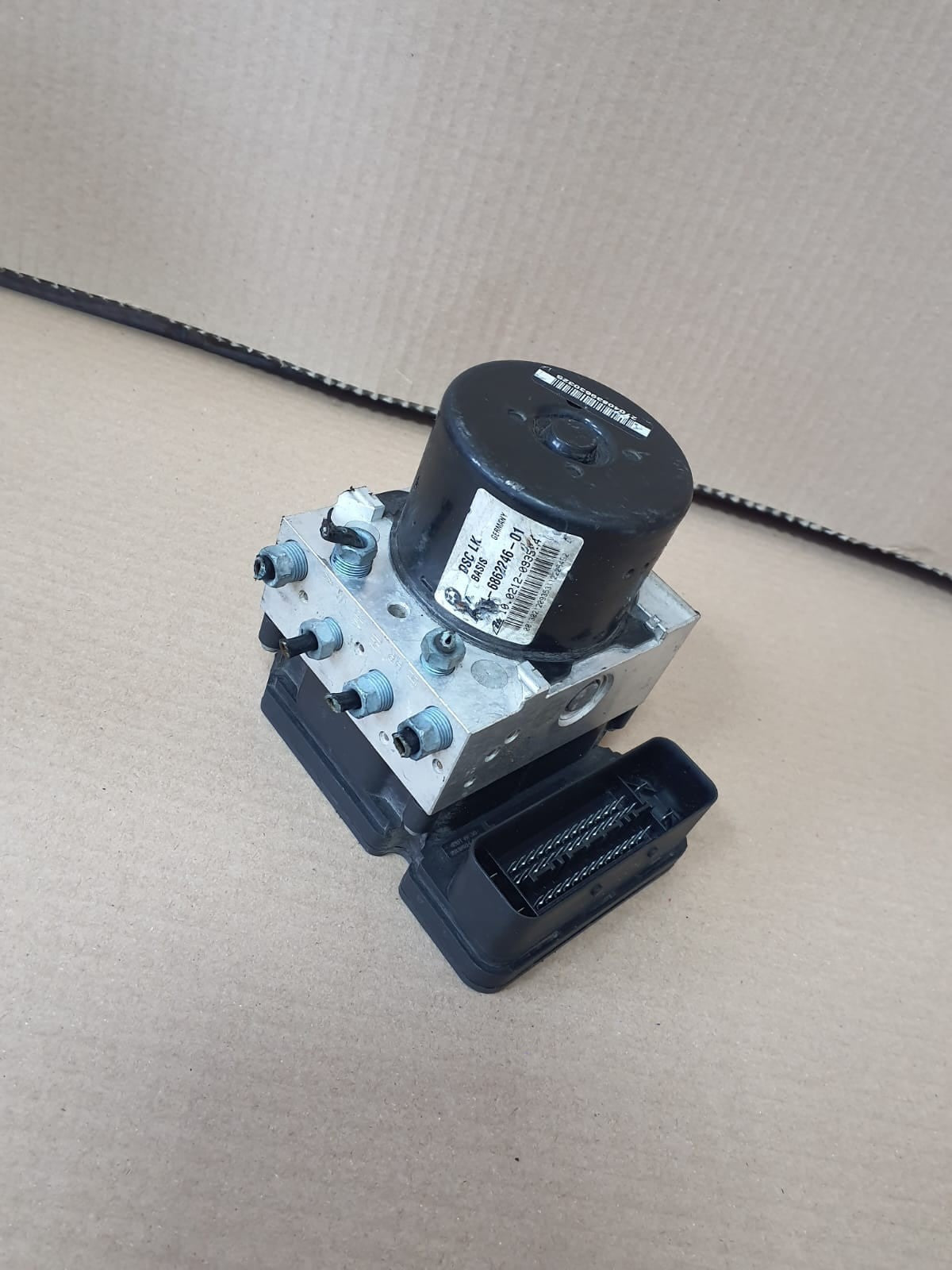 2012-2013 BMW 1' 3' F20 F30 F31 320i DSC ABS Pump Control Module 6862246-01