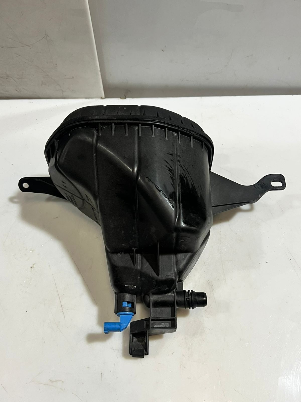 2011-2016 BMW 528i Coolant Expansion Tank 7601950