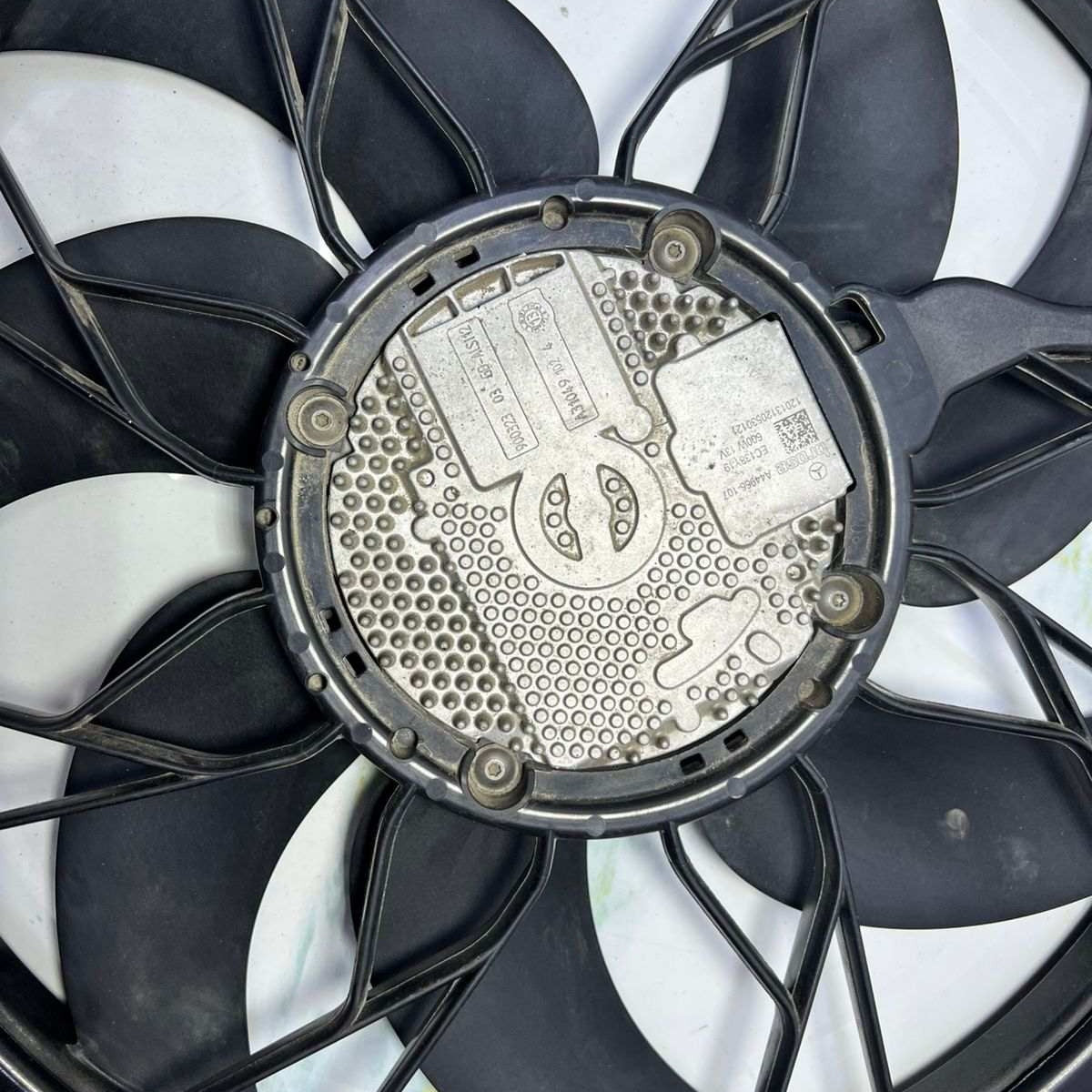 Mercedes-Benz Engine Cooling Fan Assembly A 099 906 24 00
