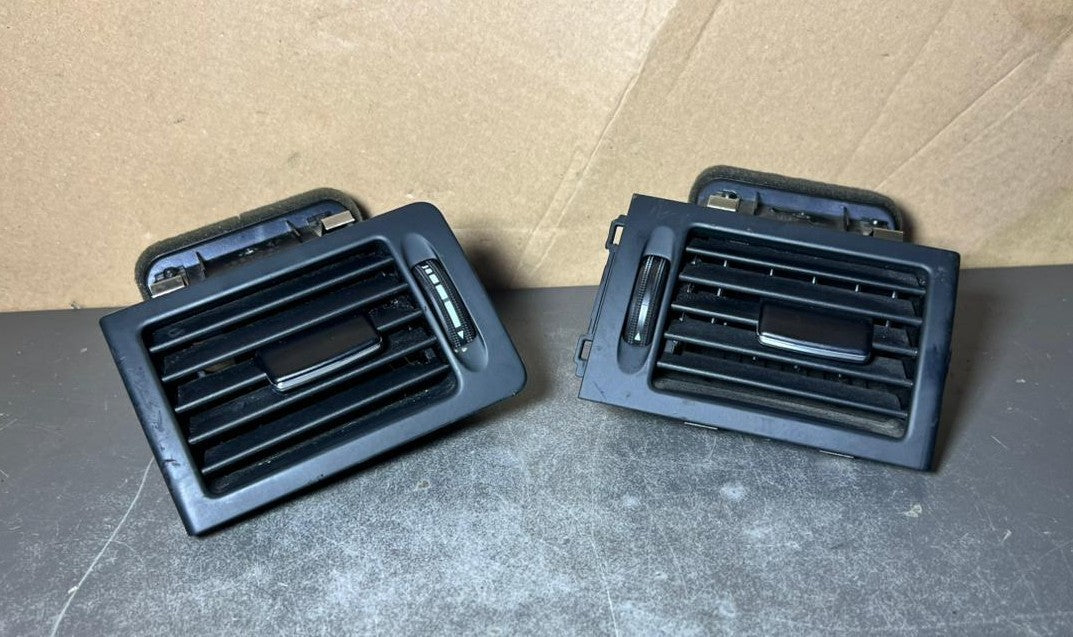 08-10 Mercedes W204 Class Front Dashboard Left \ Right Heater A/C Air Vent