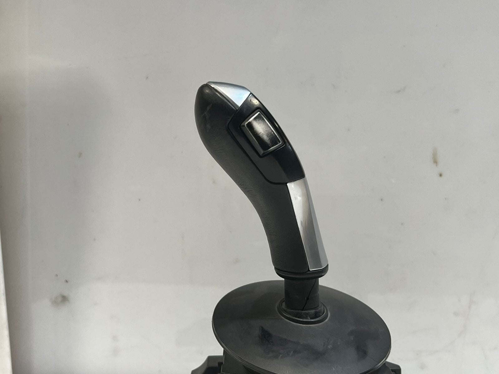 BMW 5 Series E60 and E61 Gear Shifter Selector Automatic 9165669 OEM
