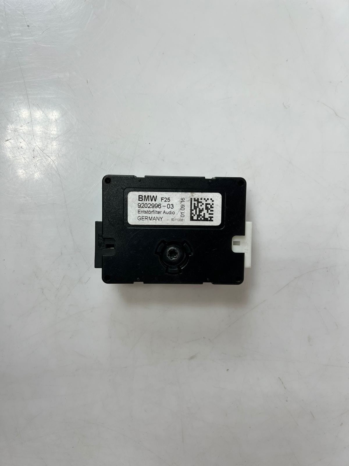 2011-2017 BMW X3 F25 Antenna Amplifier 9202996 OEM