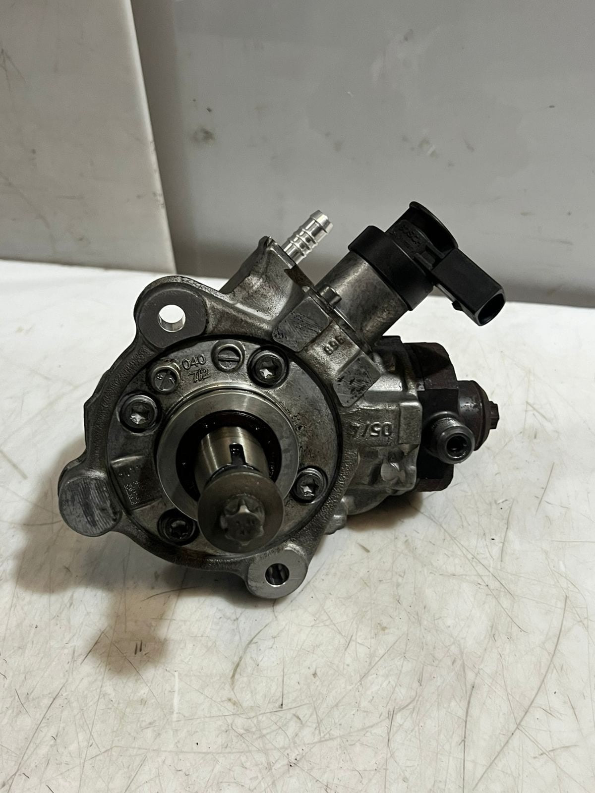 BMW  F10 F20 F21 F30 N47S1 High Pressure Fuel Injection Pump 7823456 0445010528