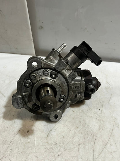 BMW  F10 F20 F21 F30 N47S1 High Pressure Fuel Injection Pump 7823456 0445010528