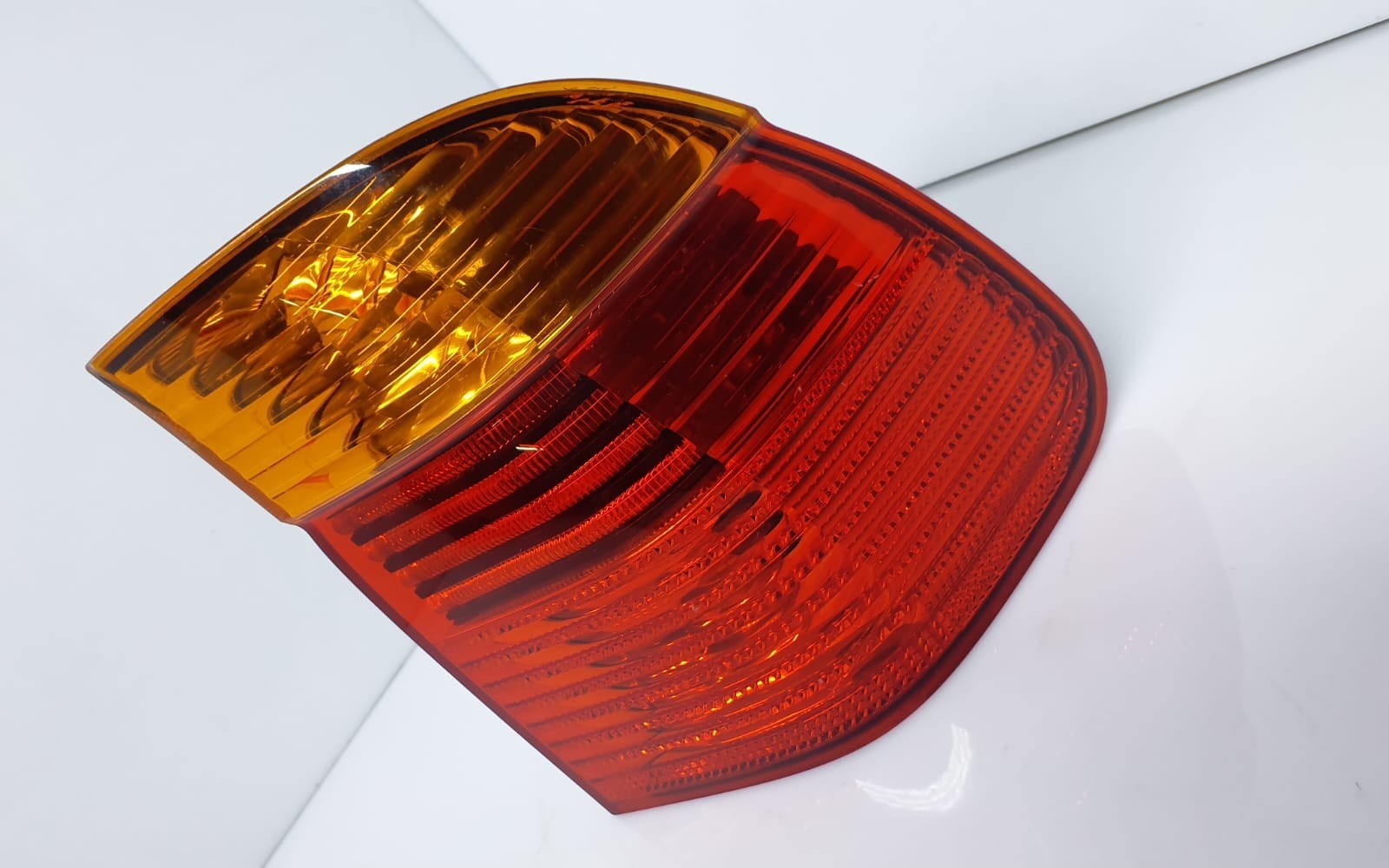 BMW 5 E39 Tailgate rear/tail lights Fits for 6900214 8371324