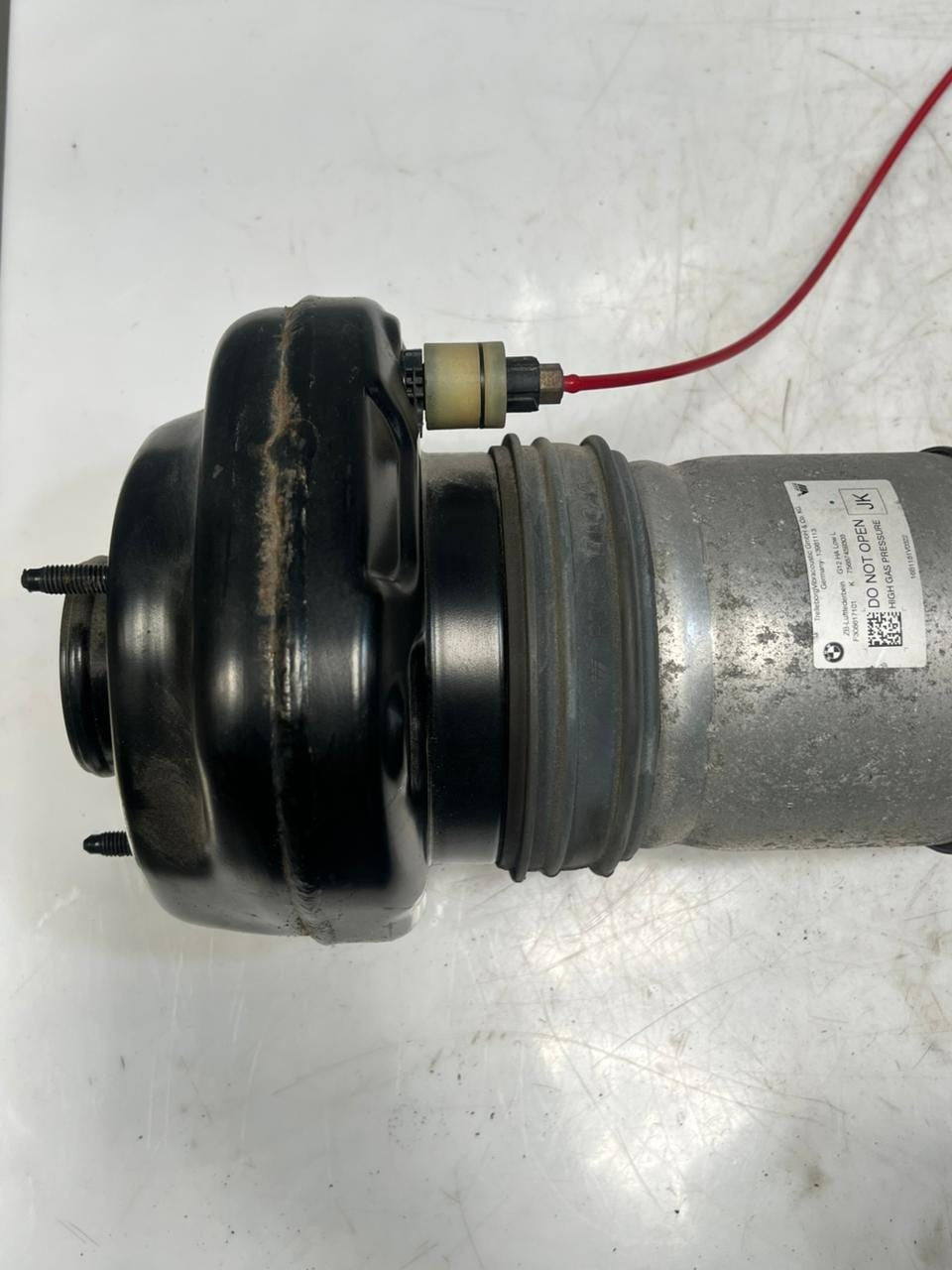 2016-2020 BMW 750 7 Series G11 G12 B7 Air Suspension Strut Rear Left 6874593 OEM