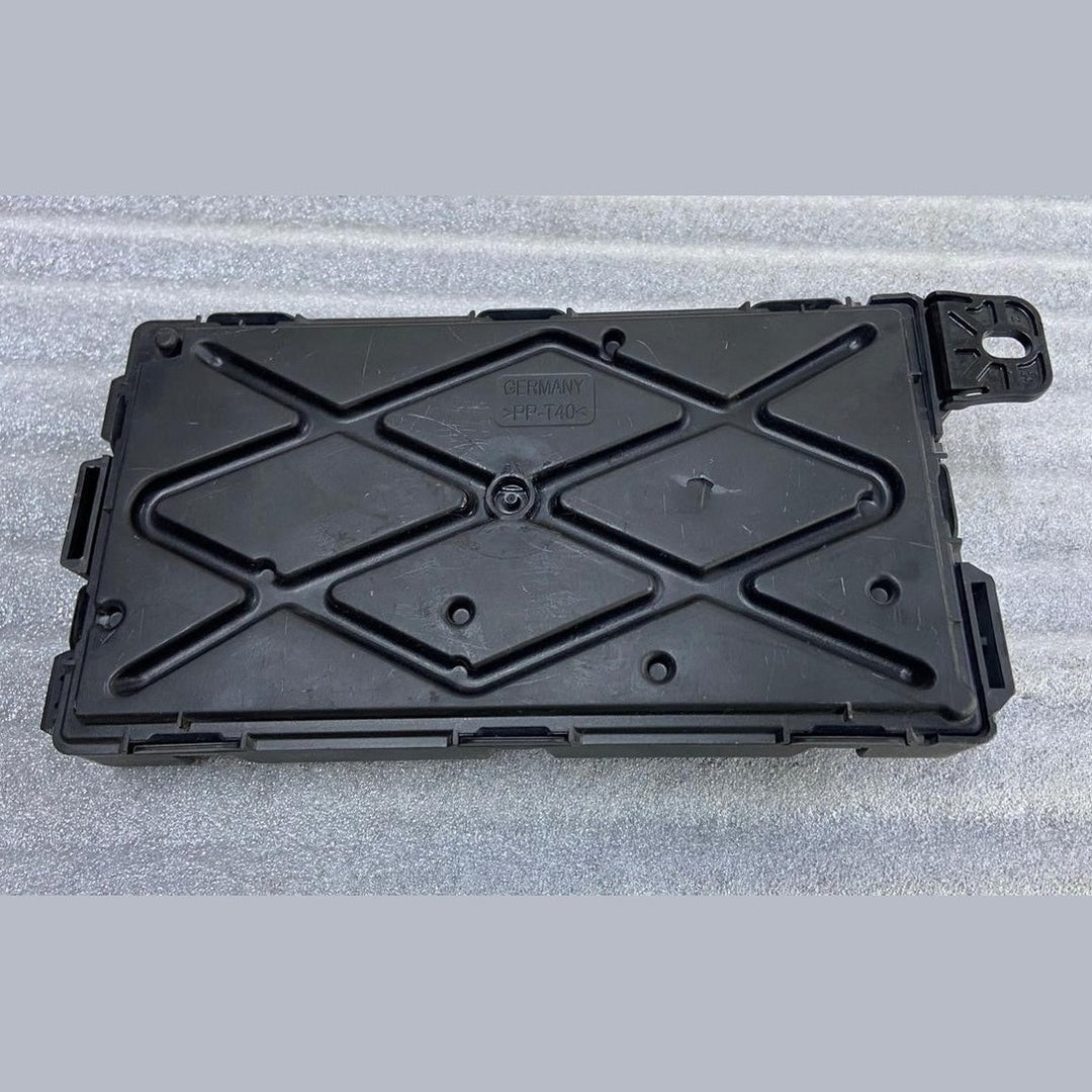 OEM BMW F20 F30 F34 F36 REM Rear Electronic Module Fuse Box Control 6809050