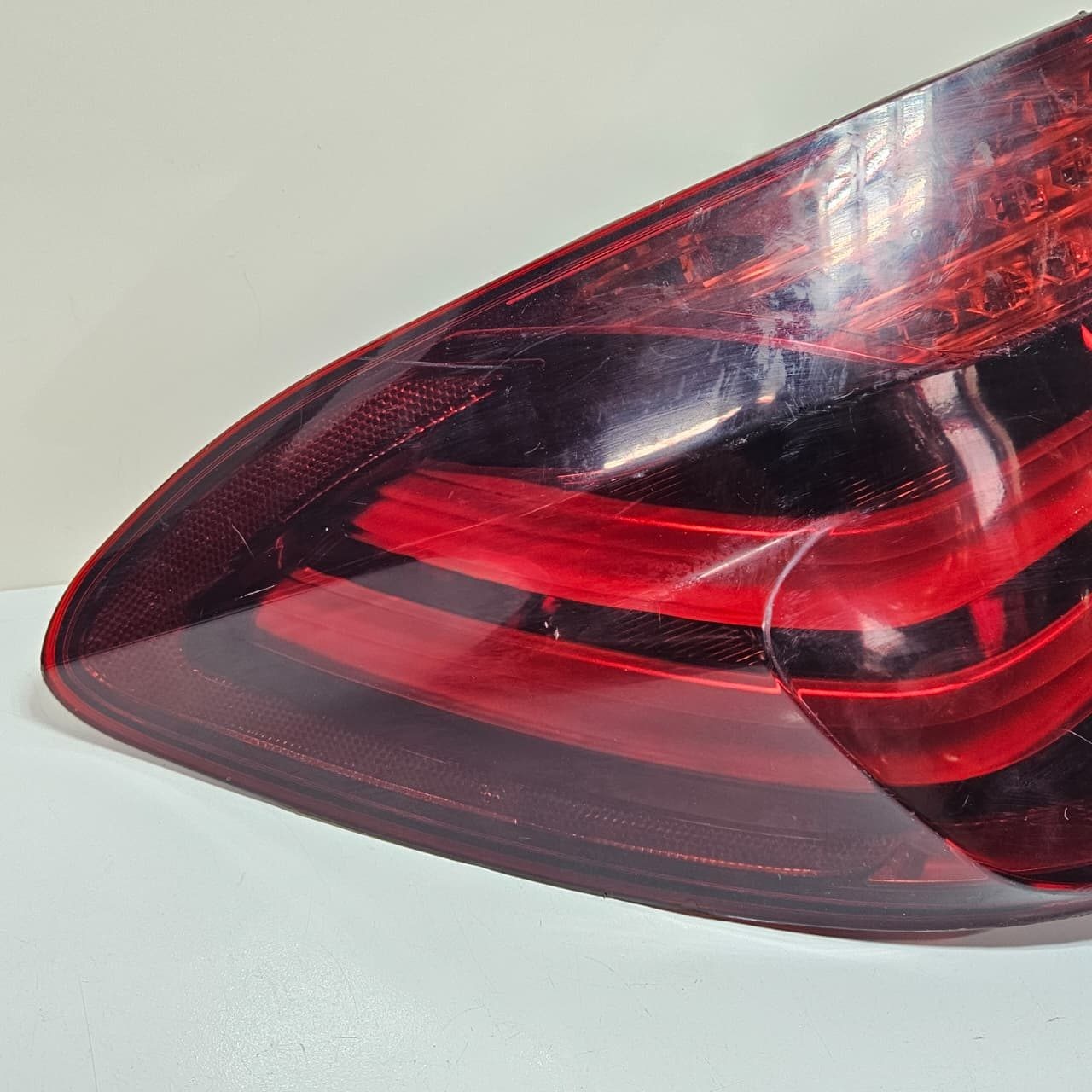 OEM BMW 5 GT F07 Fender right Tail Light 7199642