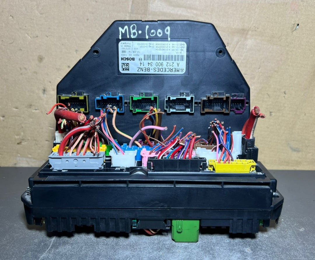 10-16 Mercedes-Benz W212 W204 Front SAM Module Relay Fuse Box A212 9003414 OEM