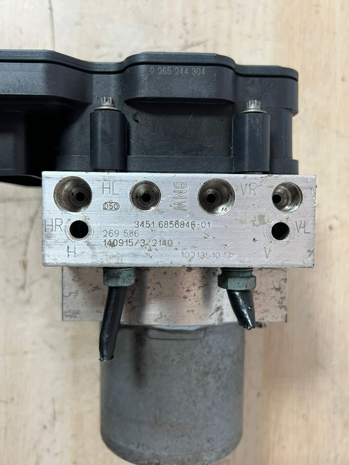 BMW 5 F10 F11 ABS PUMP MODULE CONTROL UNIT HYDRAULIC BLOCKS DSC 6868339