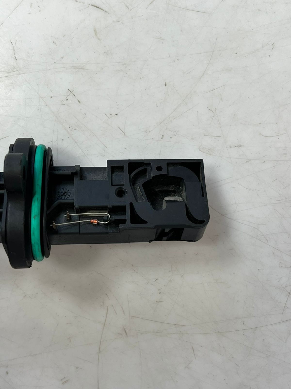 2010-2013 BMW 550i, 650i, 750i, and X6 4.4L Mass Air Flow Sensor 7566990 OEM