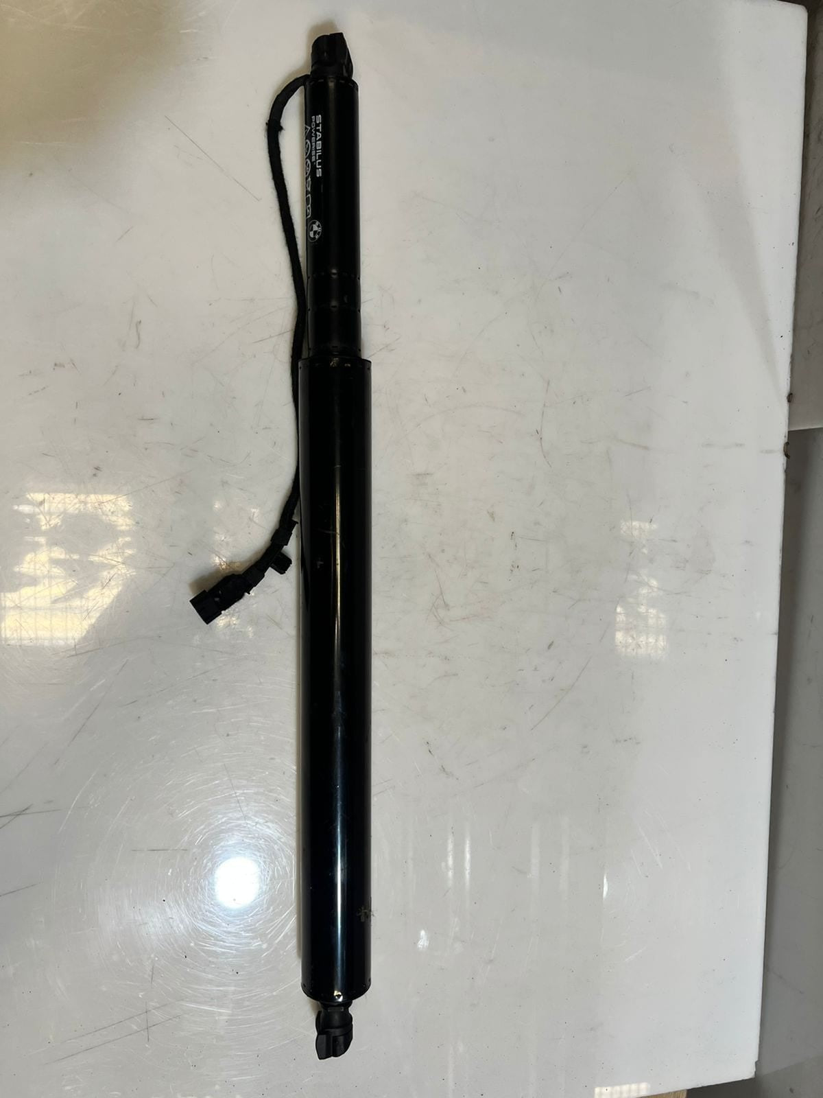 BMW iX xDrive 120 Tailgate Gas Spring Left SPINDLE 5A635D3 OEM