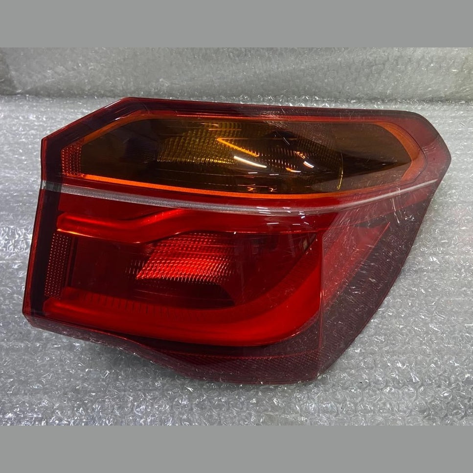 OEM BMW X1 F48 N/S RIGHT SIDE REAR TAIL LIGHT 7350716