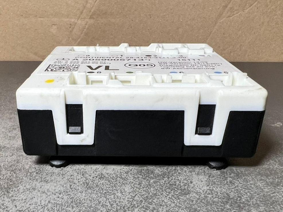 Mercedes-Benz W205 C-Class Front Left Side Door Control Module A205 9005713 OEM