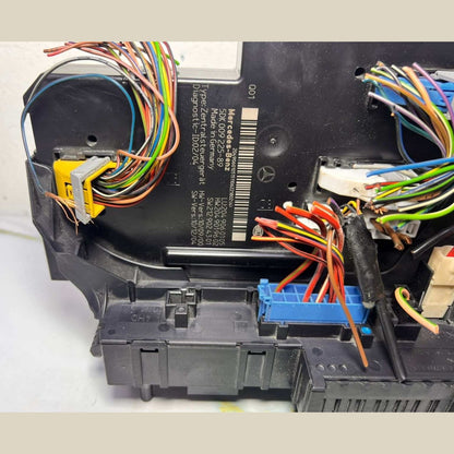 2012-2014 Mercedes-Benz C300 Rear Relay Fuse Box Sam Module 204 906 0105 W204 C2