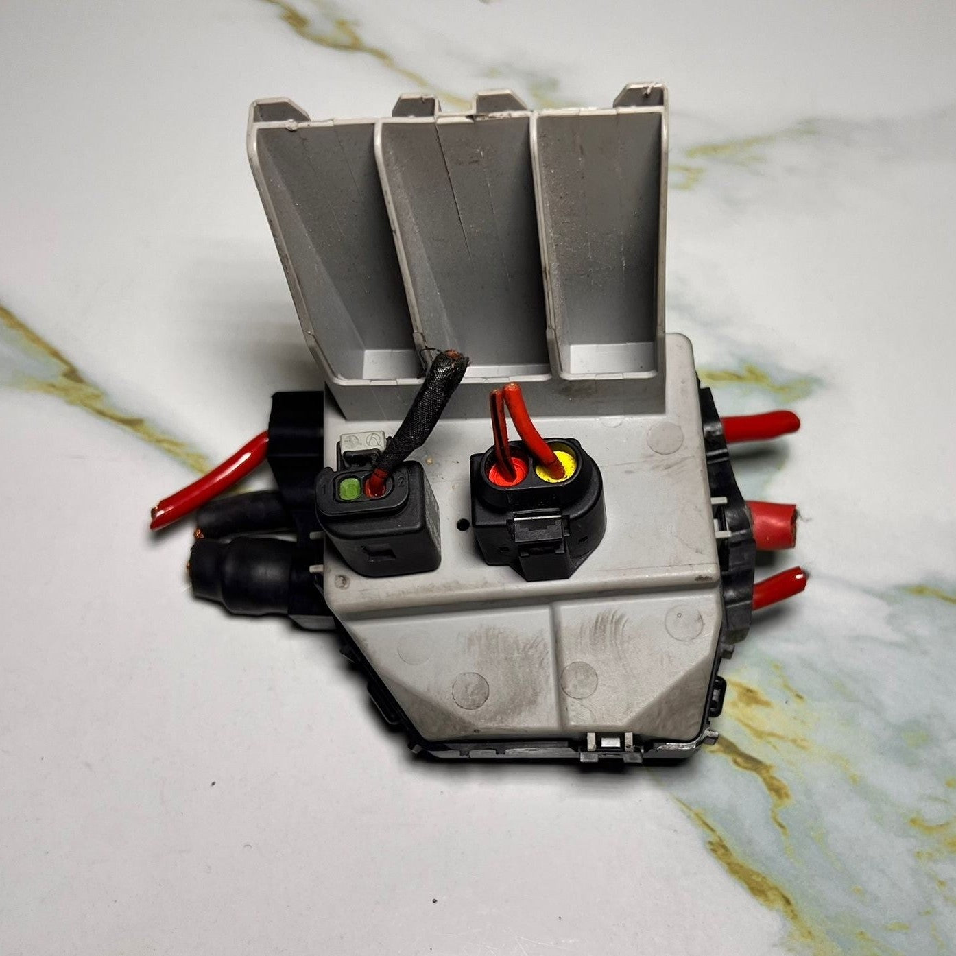 Mercedes-Benz W221 S-Class Fuse Box A 221 540 68 50 S600