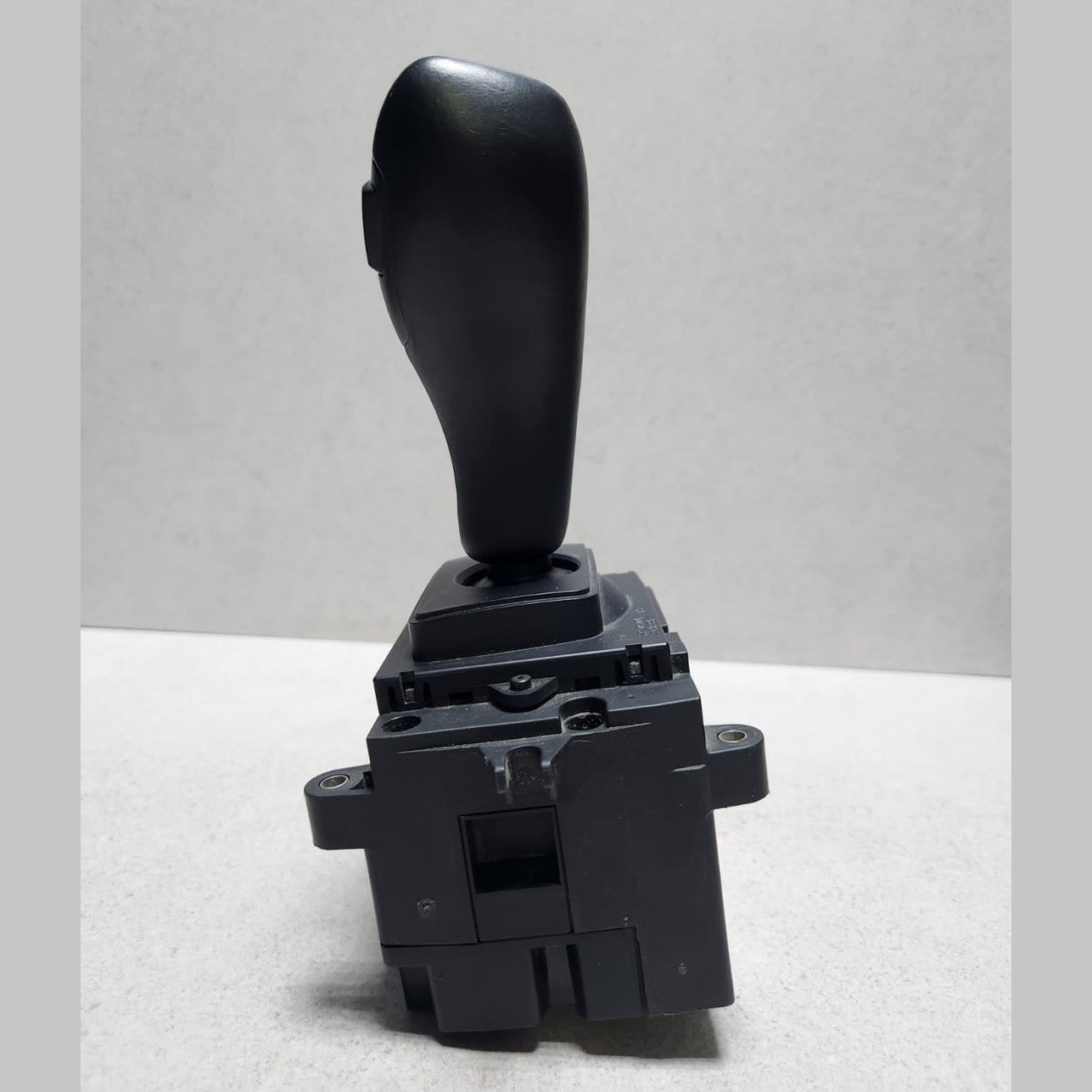 2010-2011 BMW X3 Automatic Gear Selector 9239506  X3 F25 and 5 Ser F10 F11 RHD