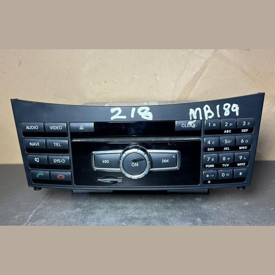 Mercedes W218 Navigation Command Radio Audio Head Unit CD Player A218 9008702