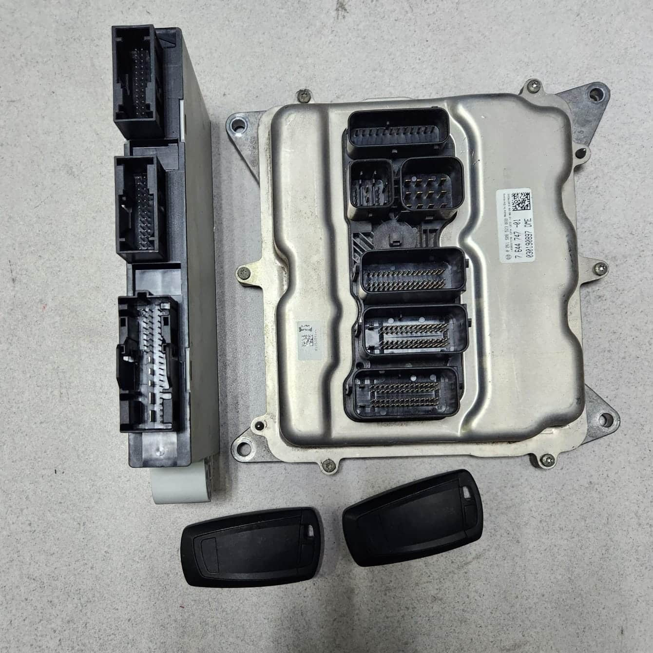 2012-2013 BMW 320i Engine Control Unit 7644747 BMW 520i F10 2010-2013 with N20 