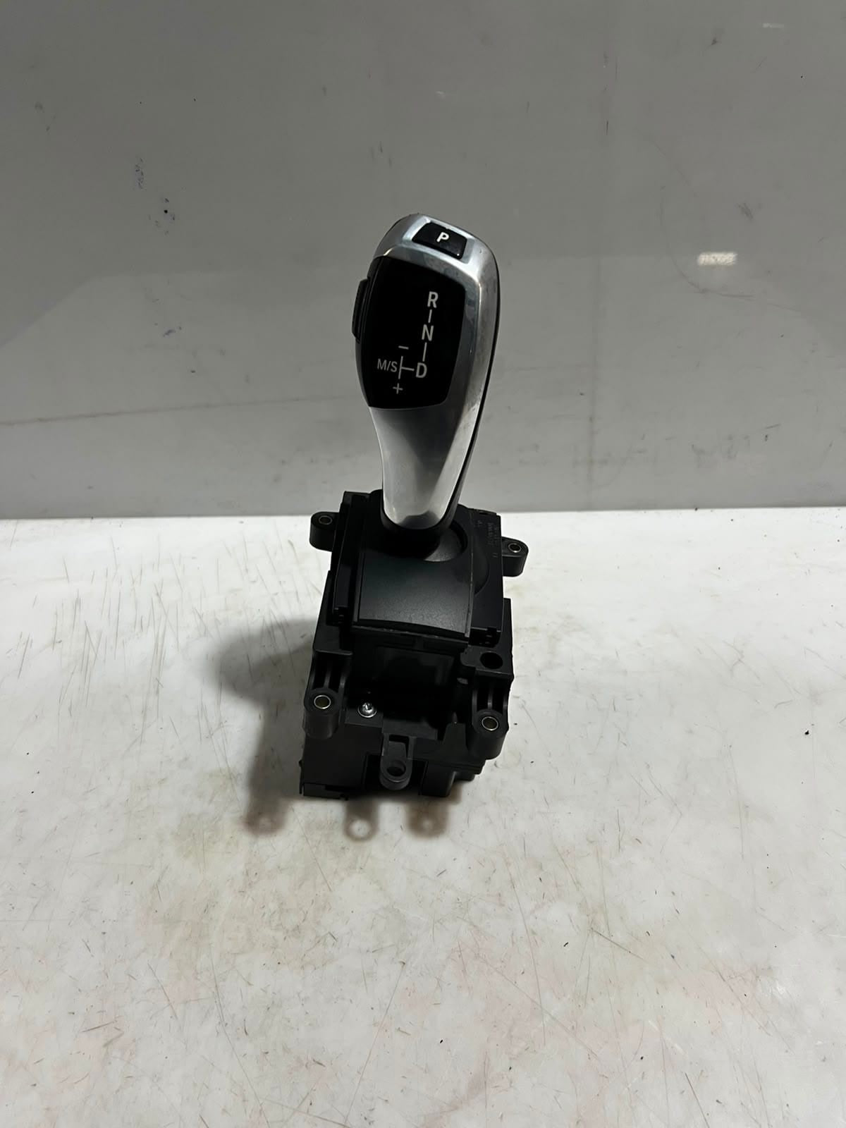2011 BMW 550i, 5 Series F10/F11 7' Automatic Gear Selector Shifter 9218101 OEM