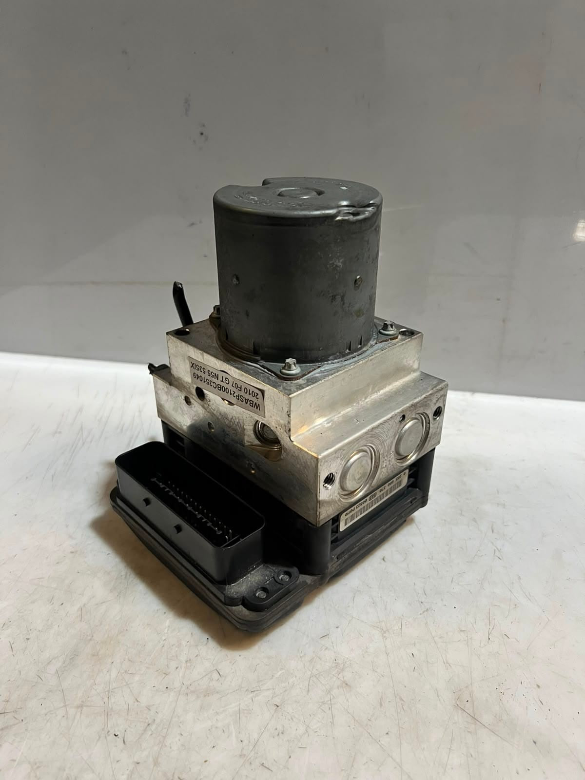 2010-2015 BMW 7 Series F01 F02 xDrive F07 GT F10 740i ABS Pump Module 6799147
