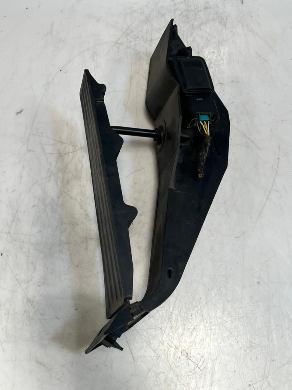2004 BMW Z4 X3 E60 E61 E85 E87 GAS/ Accelerator Throttle Pedal 6766930 OEM