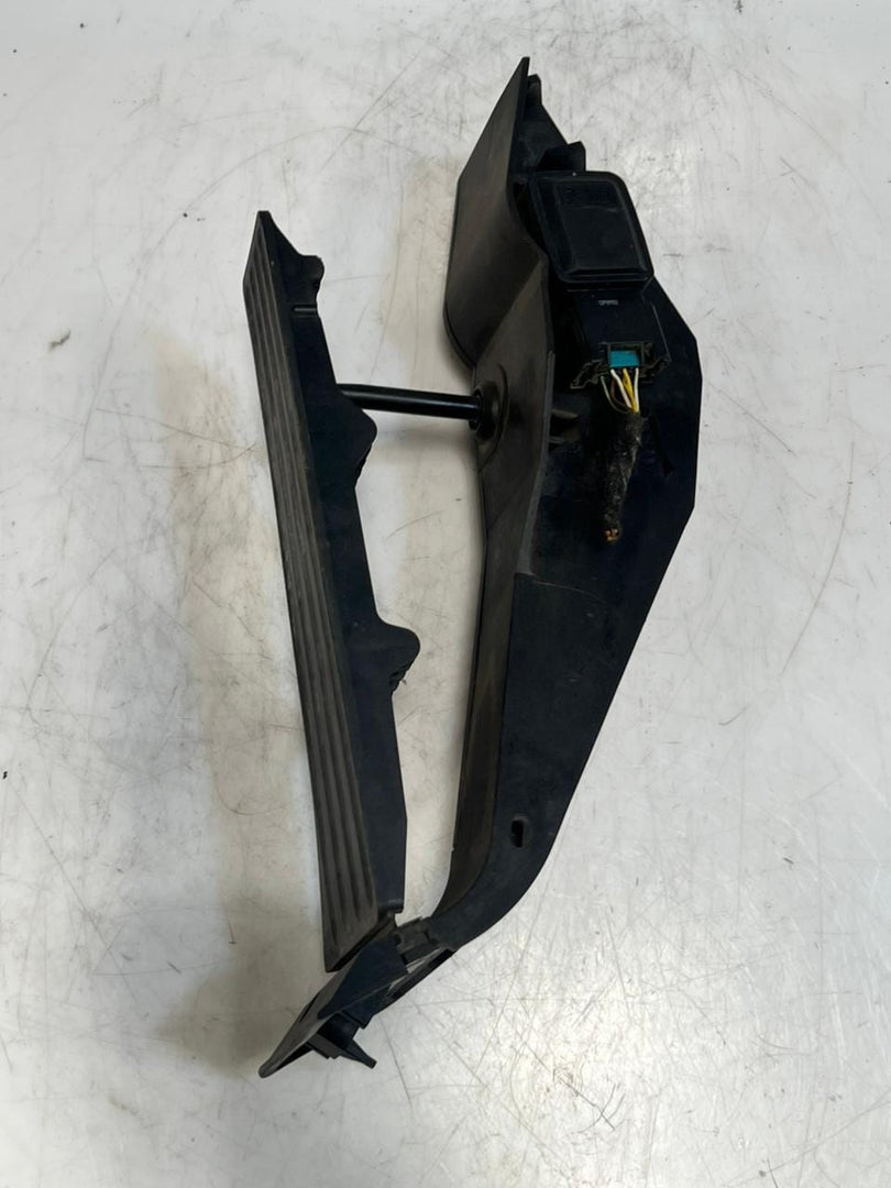 2004 BMW Z4 X3 E60 E61 E85 E87 GAS/ Accelerator Throttle Pedal 6766930 OEM