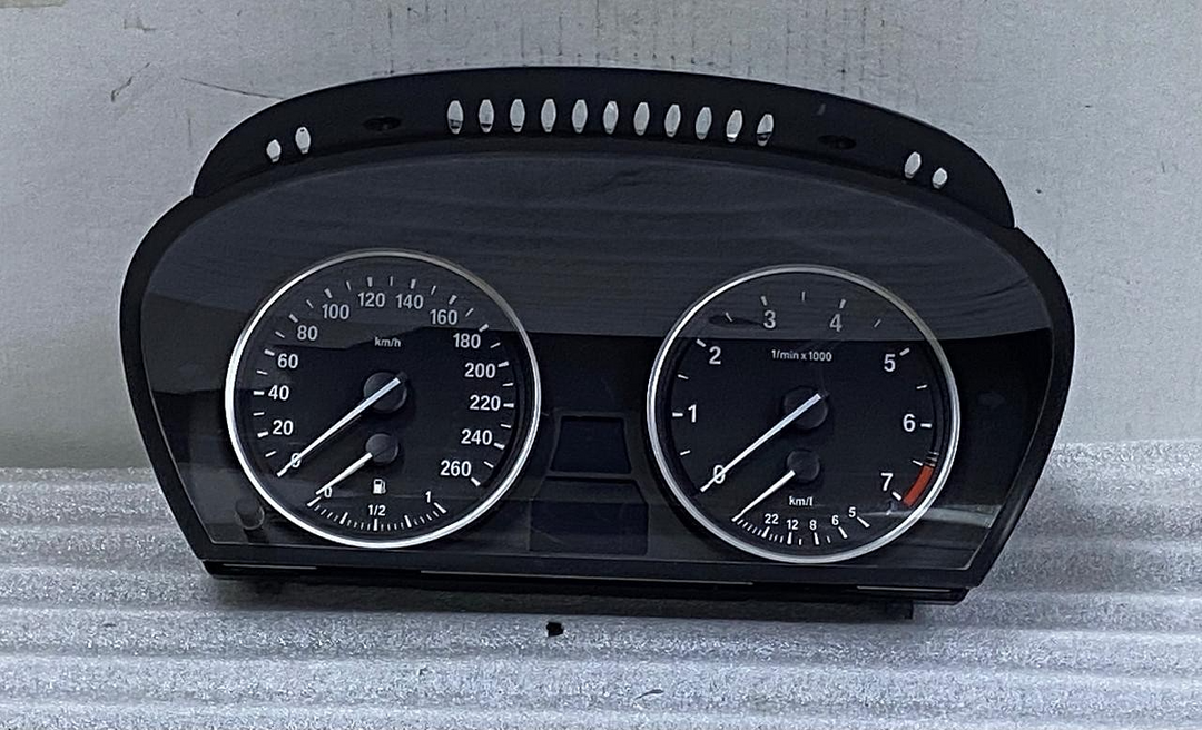 OEM BMW E60 E61 SPEEDOMETER INSTRUMENTS CLUSTER 9153750