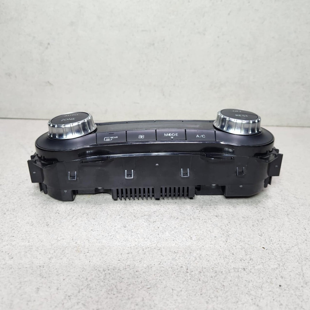 2014 Mercedes-Benz GLA250 Climate Control Panel A2469002408