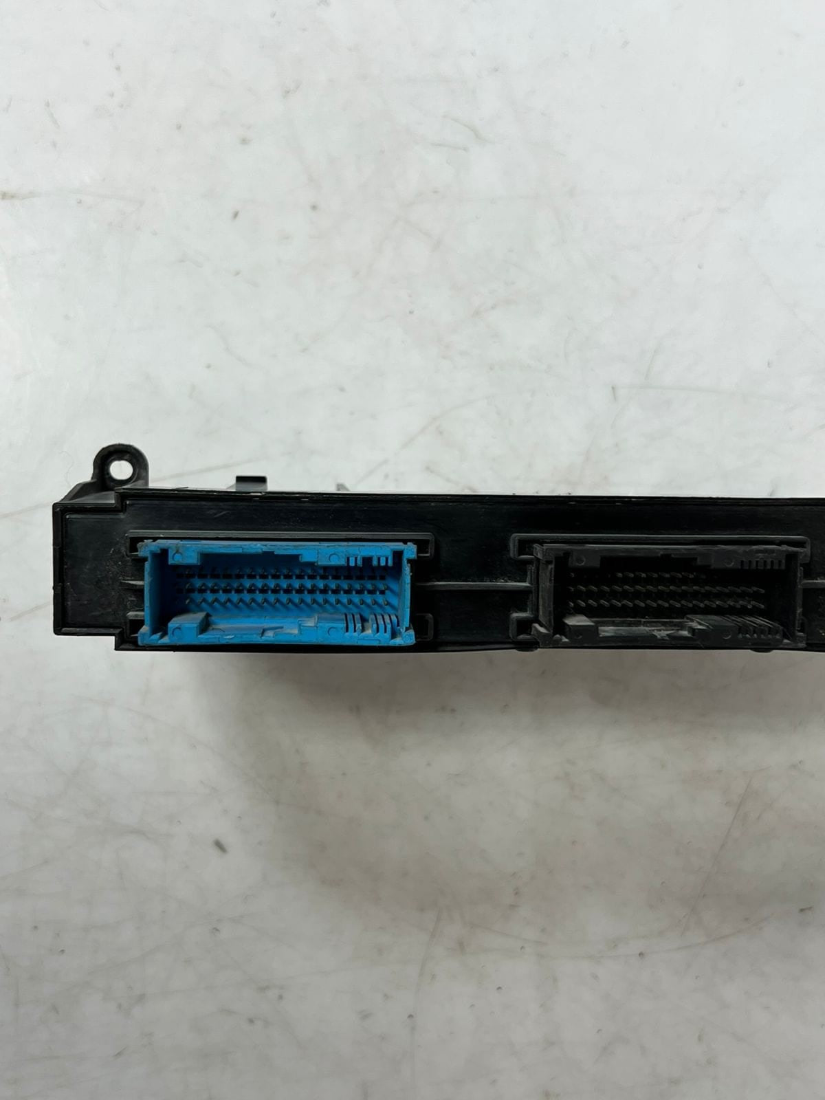 2009-2011 BMW 335i 325I 4-door Body Control Module 9229876 OEM