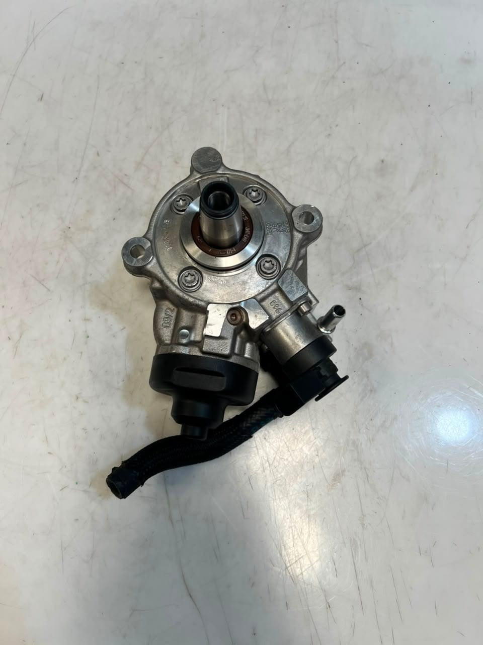 BMW 2' F45 F46 B47 F20 F30 F10 G30 Fuel Injection High Pressure Pump 8511626 