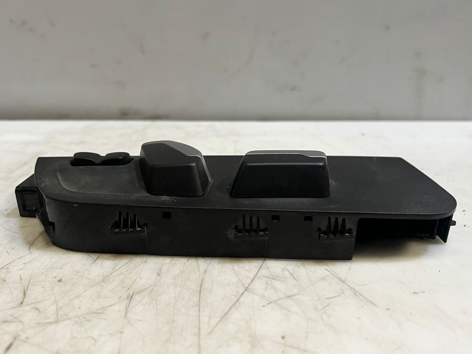 2015 BMW 320i F30 3 Series Front Right Seat ADJUSTMENT Control Switch 9382436