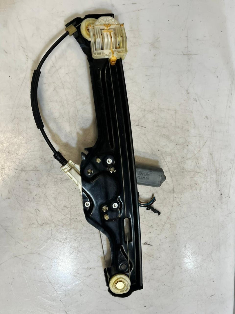 2008-2014 BMW X6 E71 RIGHT Rear Window Regulator With Motor 7179602 OEM