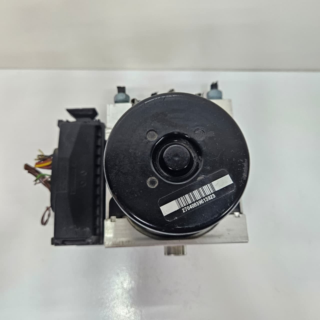 2012-2013 BMW 3 Series F30 320i 328i 335i ABS Pump Control Module 6793936