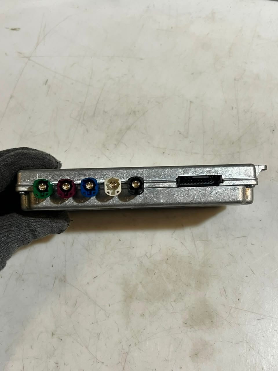 BMW 640i 6' 4' F06 F32 F30 Control Unit Top Rear Side View Module 9393952