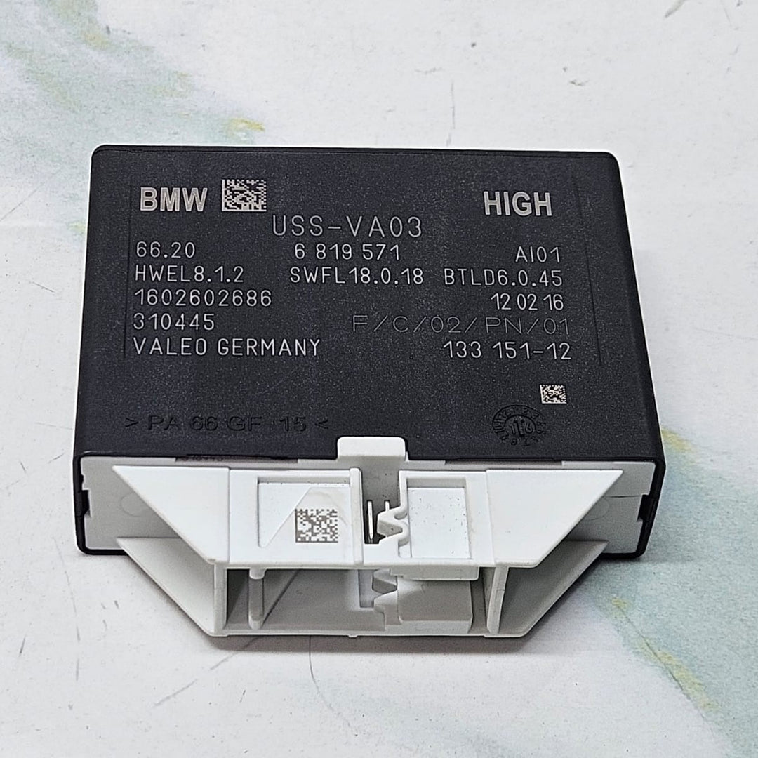 BMW 7 Series G11 and G12 Parking Assistant Control Unit 6819571 OEM
