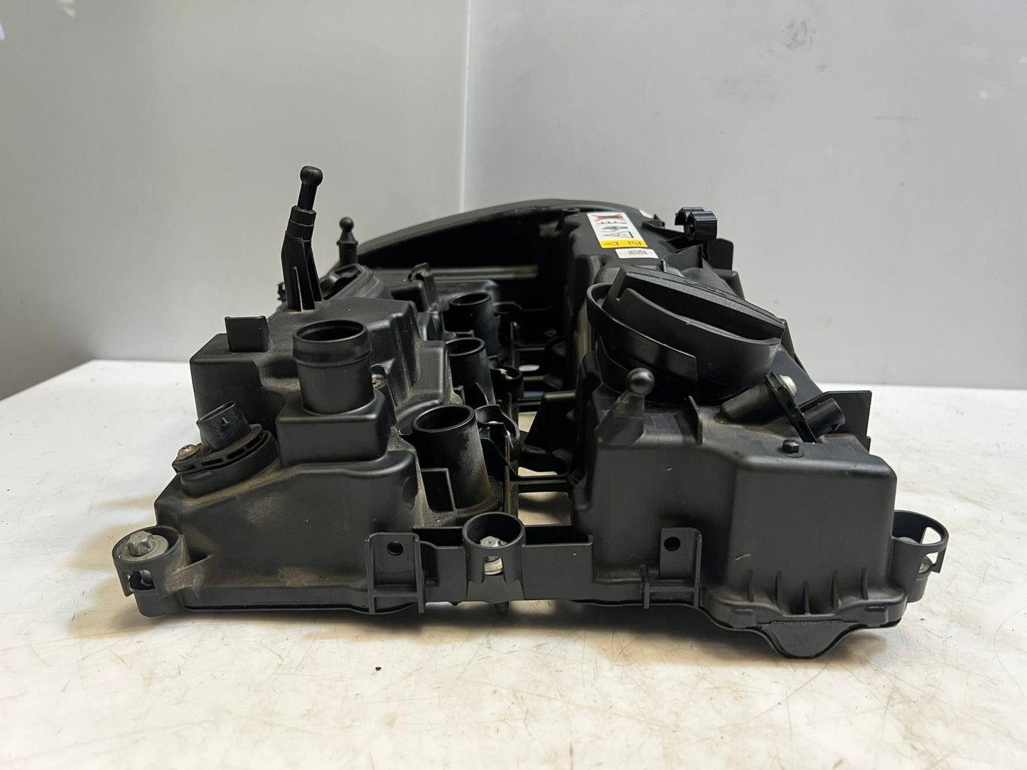 BMW Cylinder Head Cover 7611277