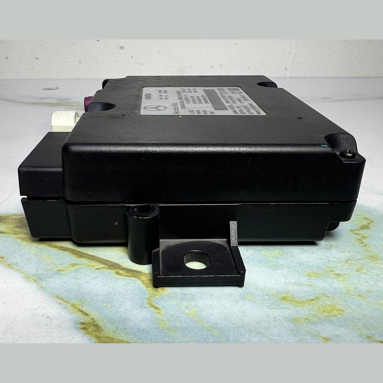 Mercedes Telematics Control Module A2429004101 W204 W207 W156